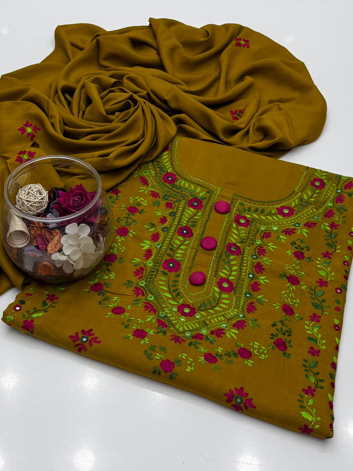 Winter Collection Linen Handmade Pakka Shehsa Work Shirt ,Plane Trouser And Linen Shawl 3Pc Dress