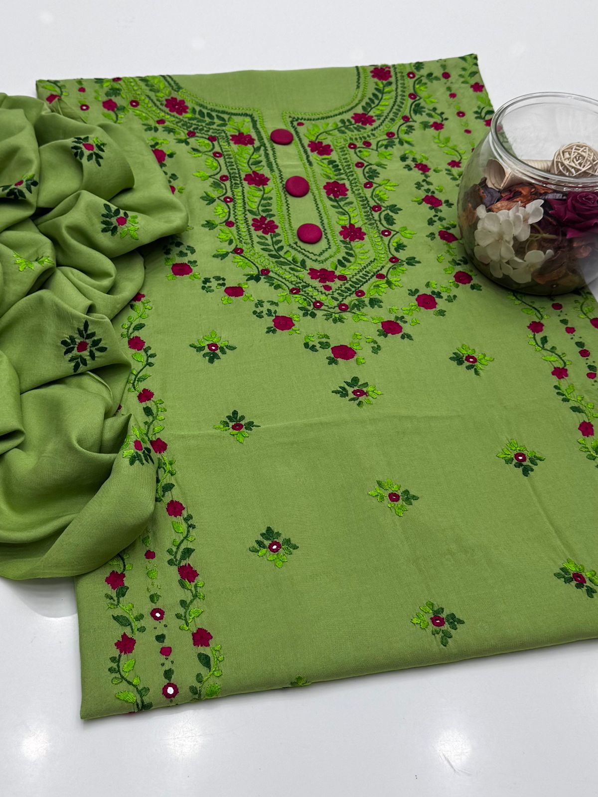 Winter Collection Linen Handmade Pakka Shehsa Work Shirt ,Plane Trouser And Linen Shawl 3Pc Dress