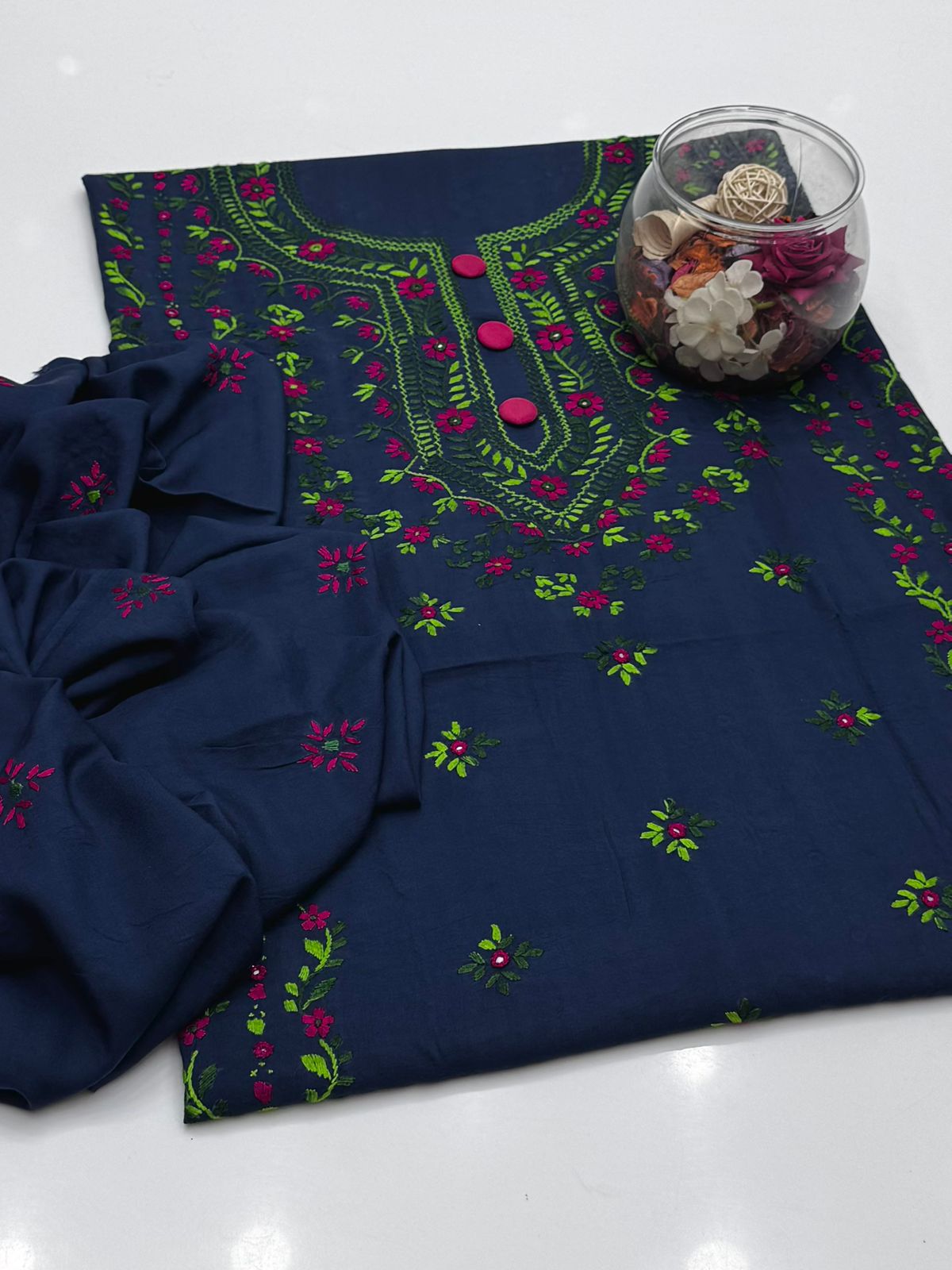 Winter Collection Linen Handmade Pakka Shehsa Work Shirt ,Plane Trouser And Linen Shawl 3Pc Dress