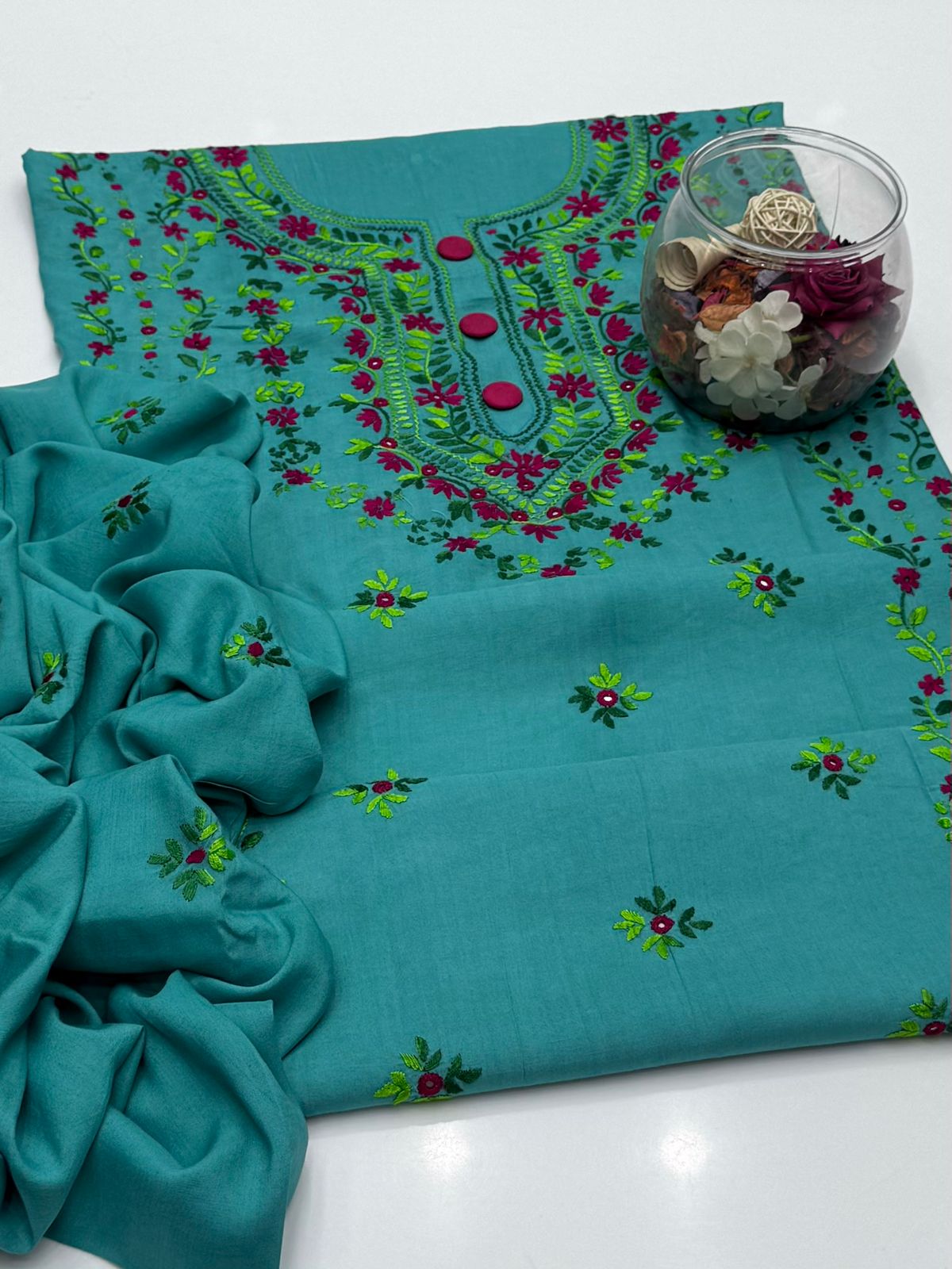 Winter Collection Linen Handmade Pakka Shehsa Work Shirt ,Plane Trouser And Linen Shawl 3Pc Dress
