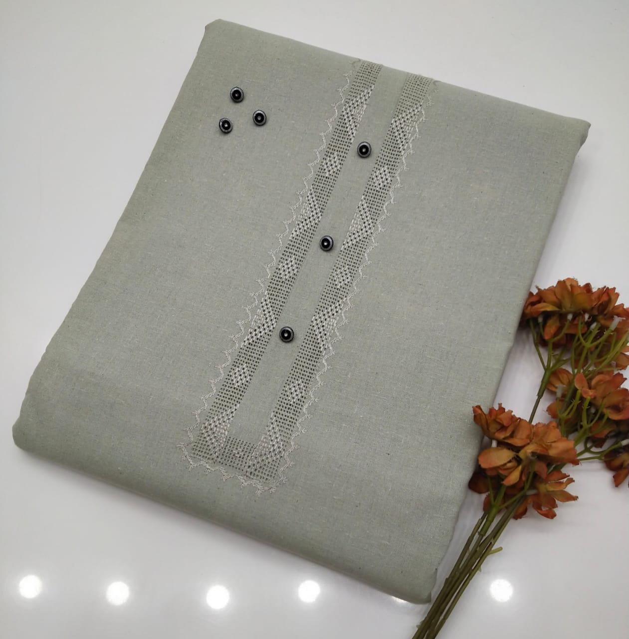 Beautiful Gents Winter collection Hand Embroidery Takashi Gala Neat work Stuff Pure Khaddar karandi fine Premium Quality... With 6 Button 🎁 ..