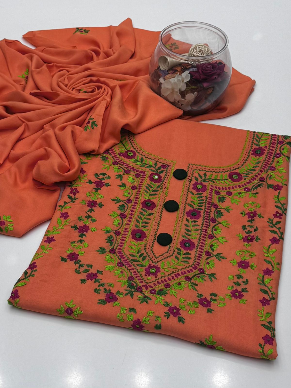 Winter Collection Linen Handmade Pakka Shehsa Work Shirt ,Plane Trouser And Linen Shawl 3Pc Dress