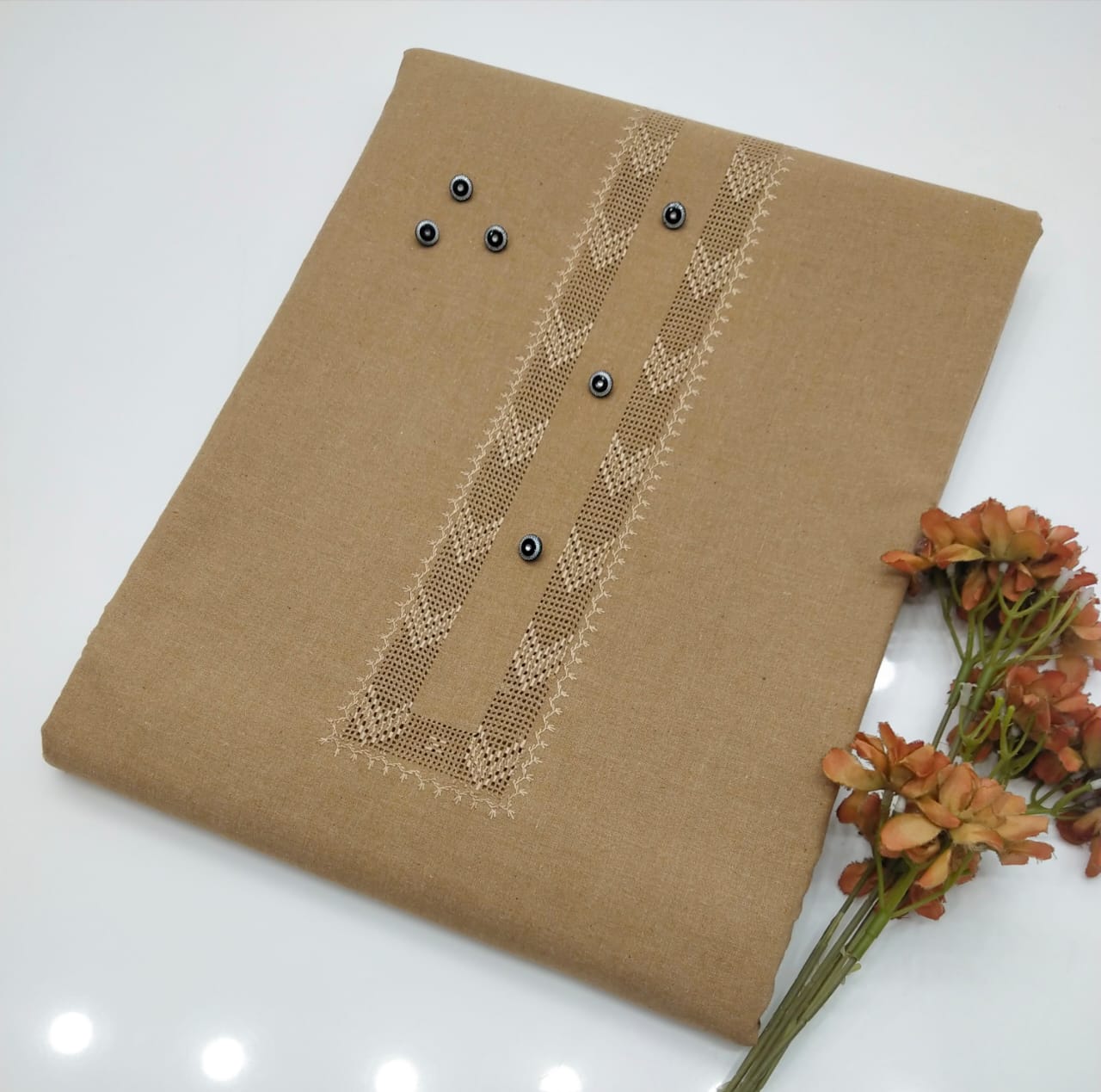 Beautiful Gents Winter collection Hand Embroidery Takashi Gala Neat work Stuff Pure Khaddar karandi fine Premium Quality... With 6 Button 🎁 ..