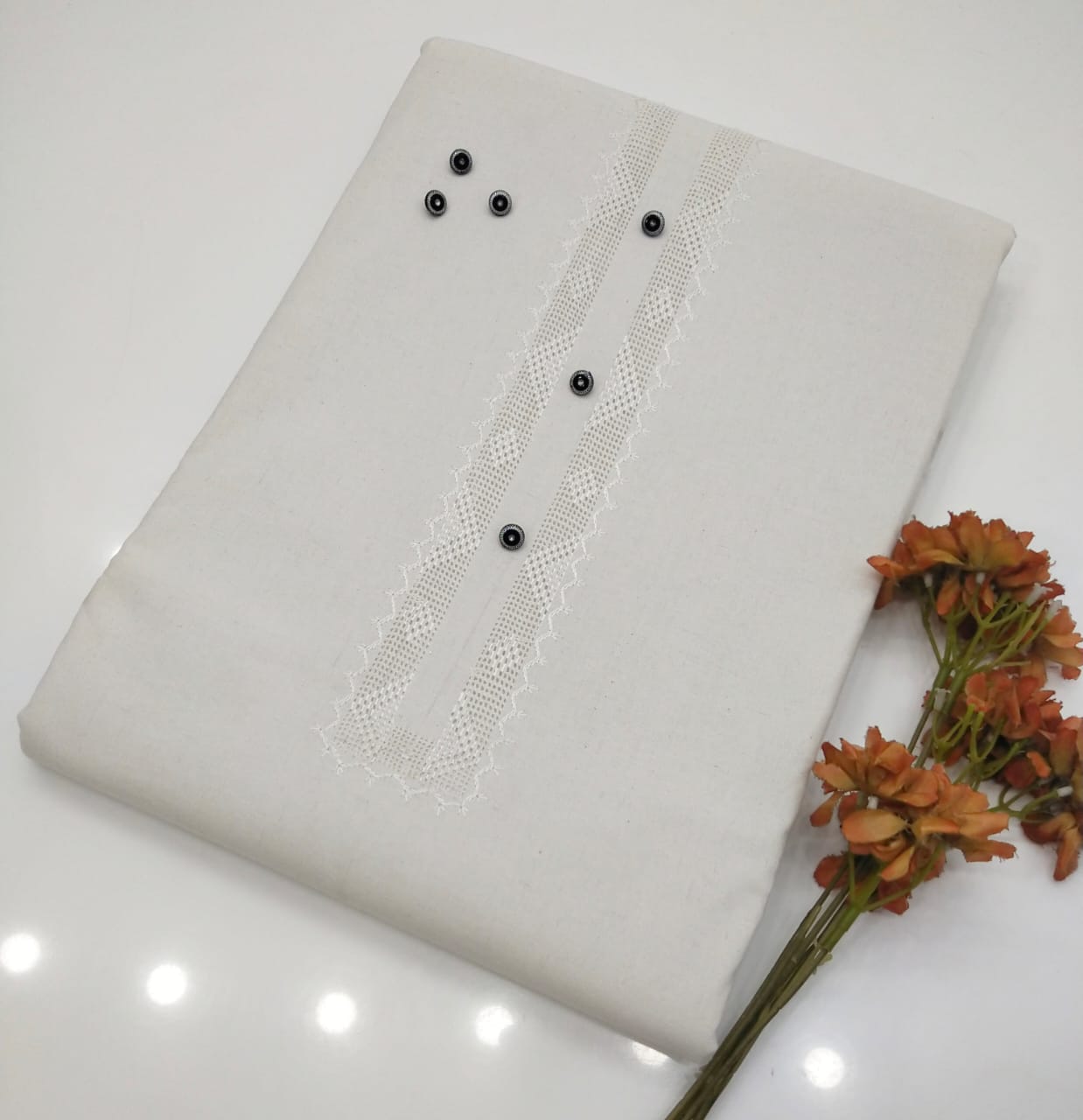 Beautiful Gents Winter collection Hand Embroidery Takashi Gala Neat work Stuff Pure Khaddar karandi fine Premium Quality... With 6 Button 🎁 ..