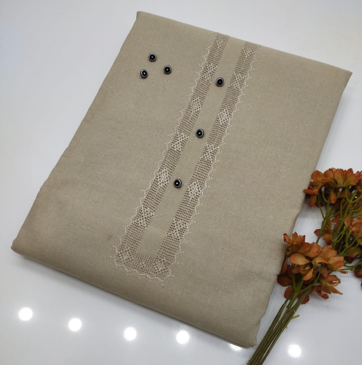 Beautiful Gents Winter collection Hand Embroidery Takashi Gala Neat work Stuff Pure Khaddar karandi fine Premium Quality... With 6 Button 🎁 ..