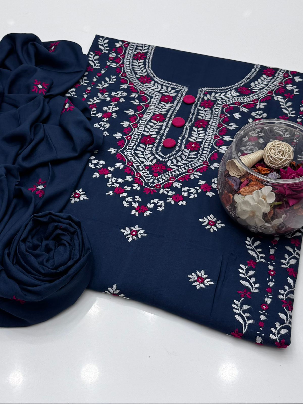 Winter Collection Linen Handmade Pakka Shehsa Work Shirt ,Plane Trouser And Linen Shawl 3Pc Dress